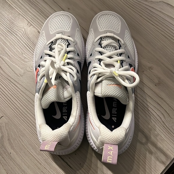Nike Women’s Air Max Genome Size - 8 - Picture 4 of 6